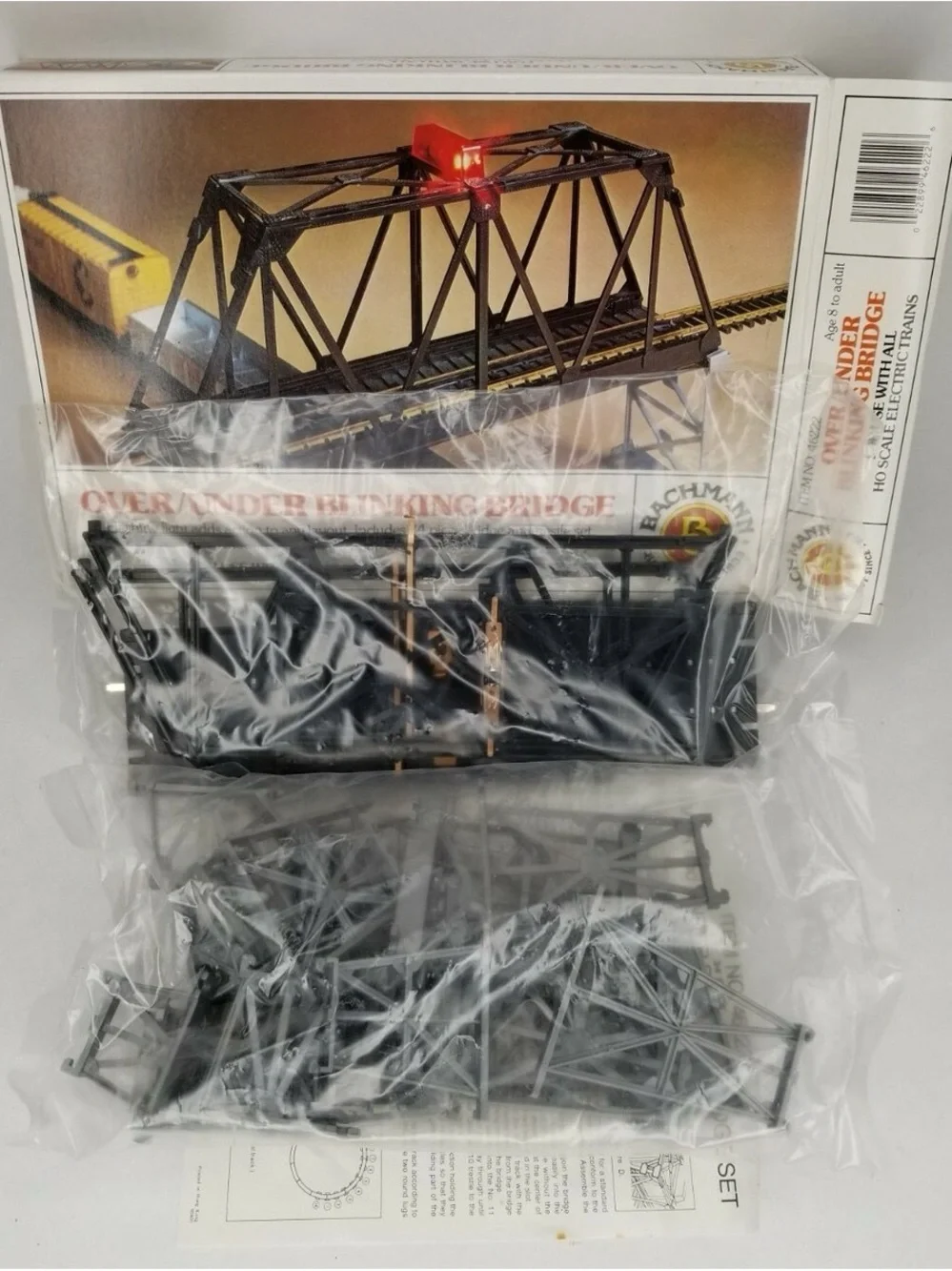 Bachmann Trestle Bridge Train Set with Blinking Light - Blue & Yellow